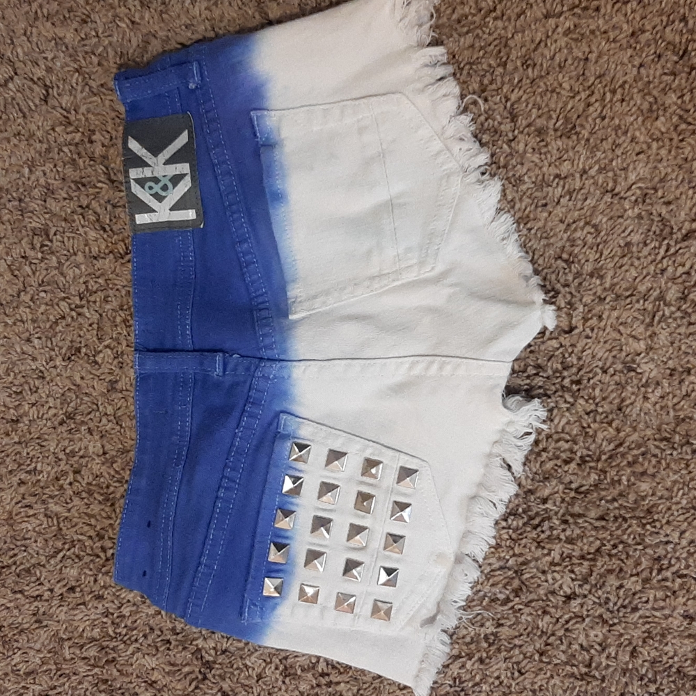 Kendall & Kylie SIZE ONE  shorts